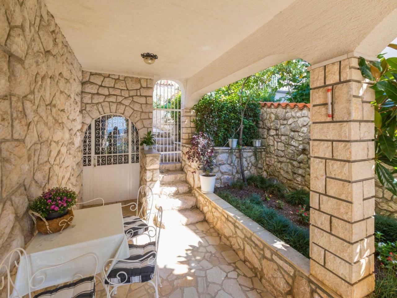 Apartments Vukovic Dramalj Exterior photo