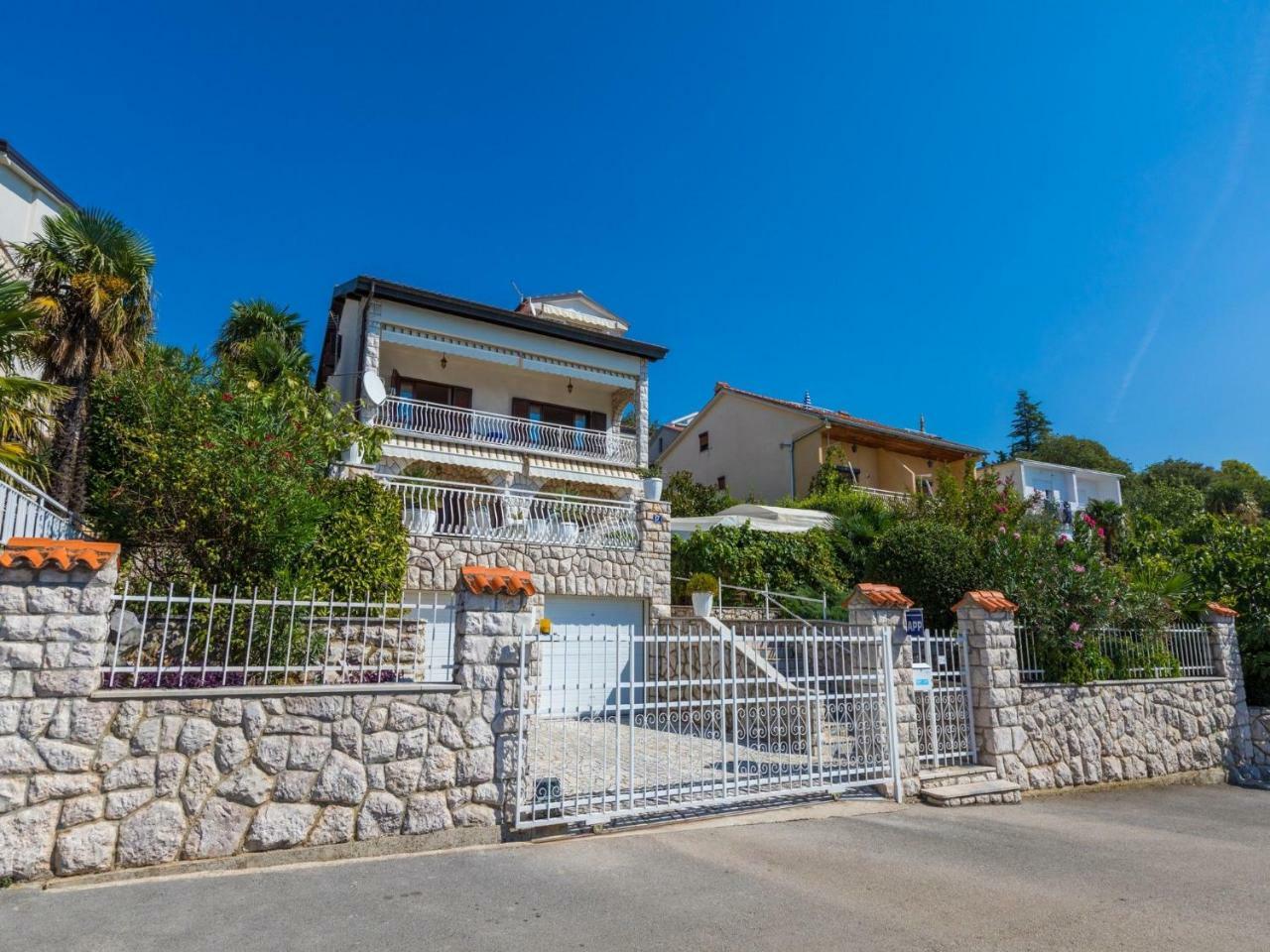 Apartments Vukovic Dramalj Exterior photo