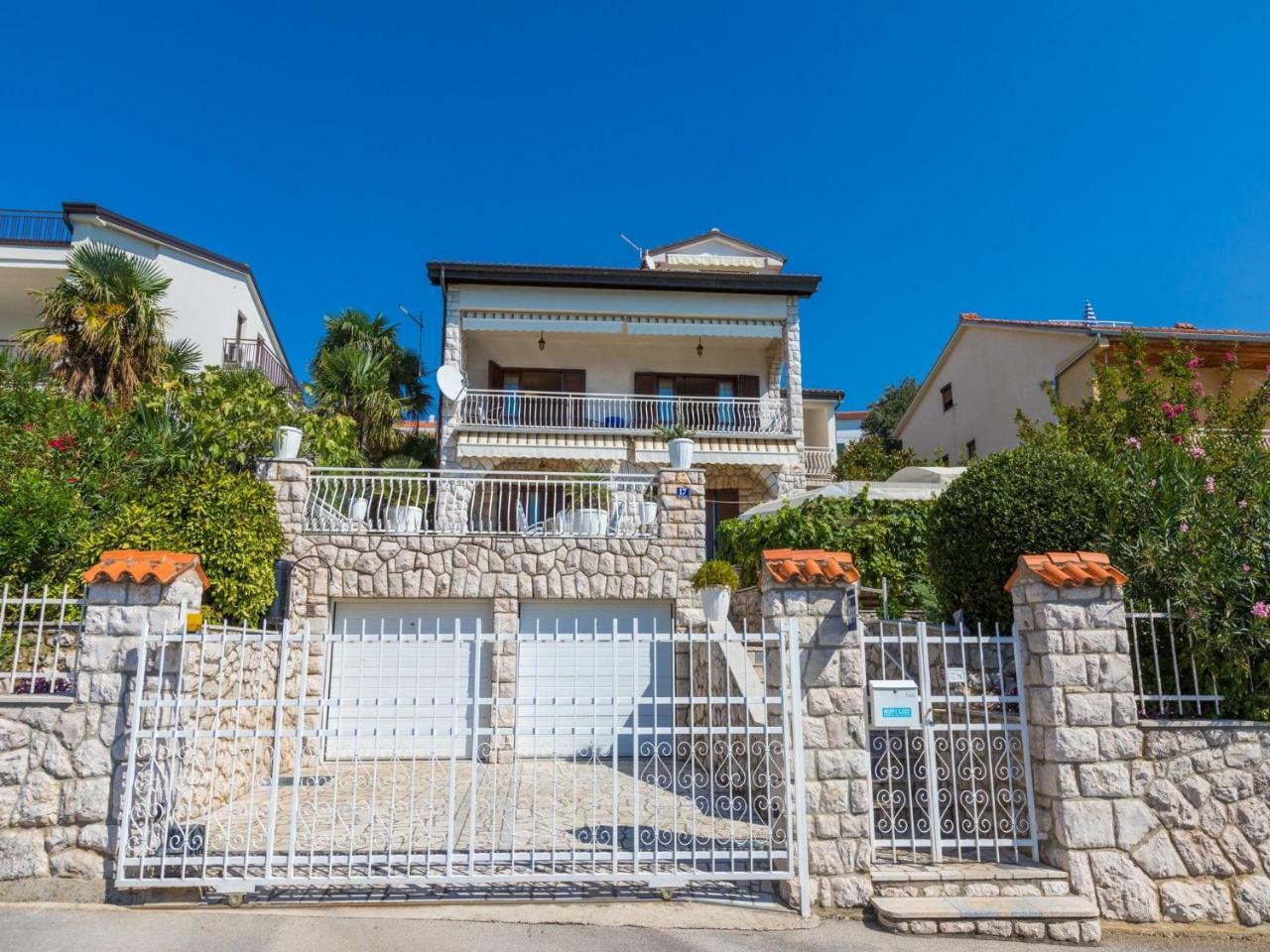 Apartments Vukovic Dramalj Exterior photo